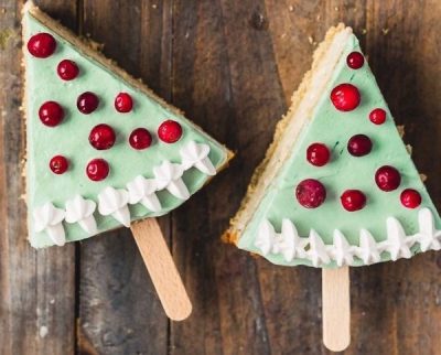 christmas-tree-cheesecake-pops
