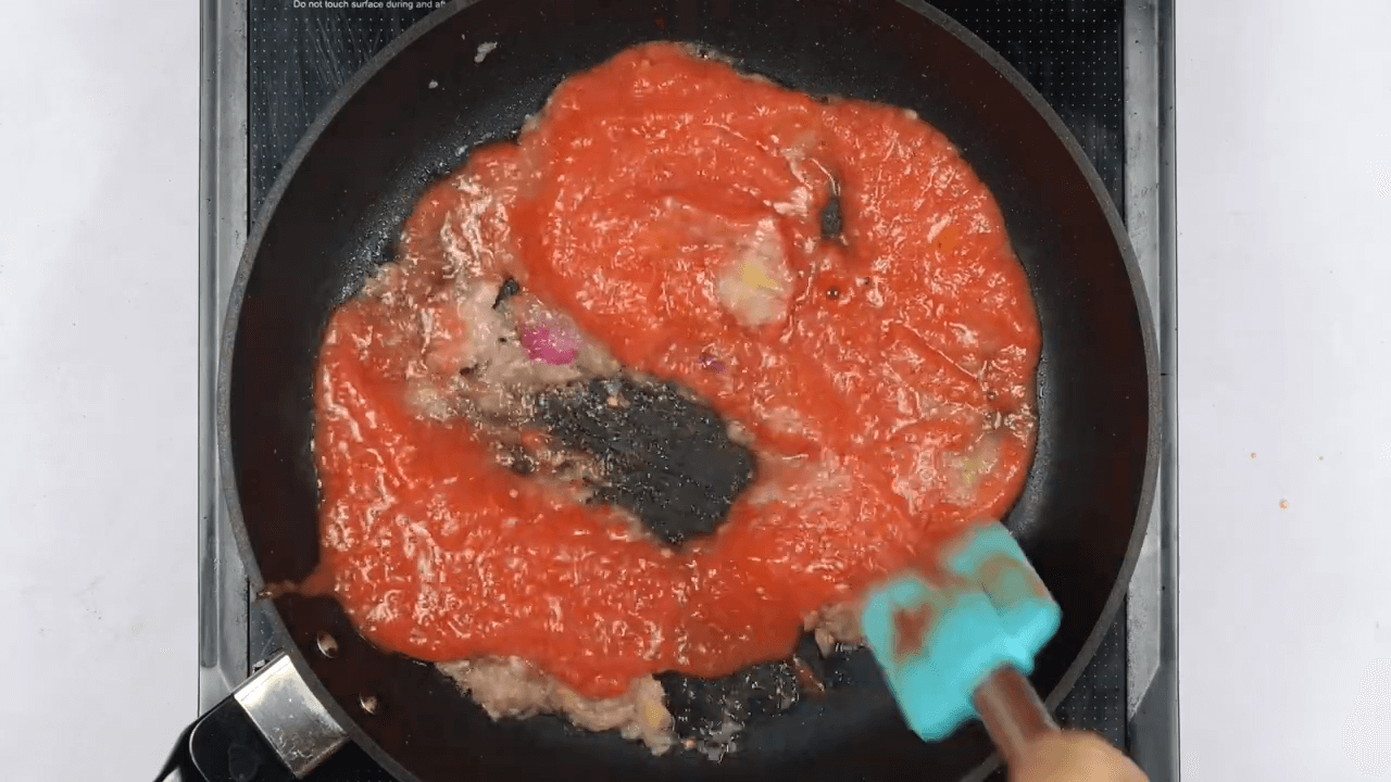 Methi Muthiya With Homemade Sauce step-3