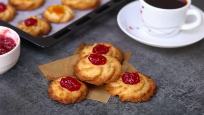 piped butter cookies