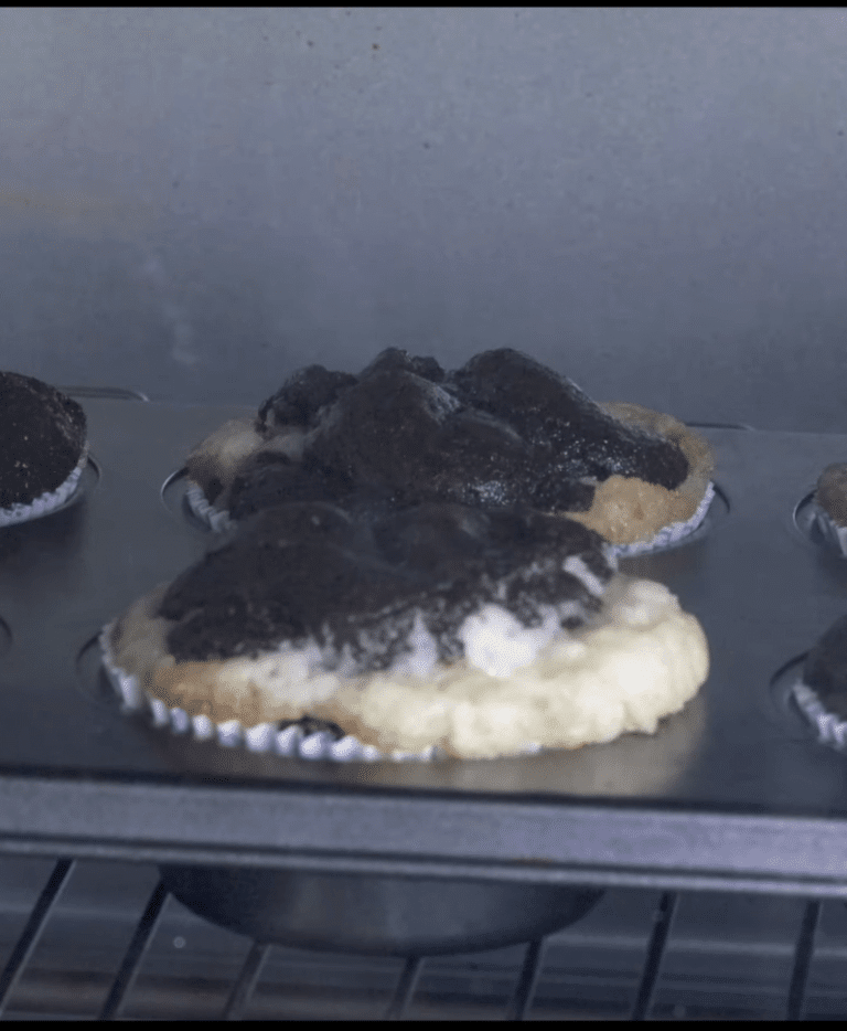 Double Layer (Choco+Vanilla) Cupcakes - Tasted Recipes