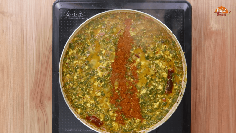 Creamy Palak Paneer Bhurji - Tasted Recipes